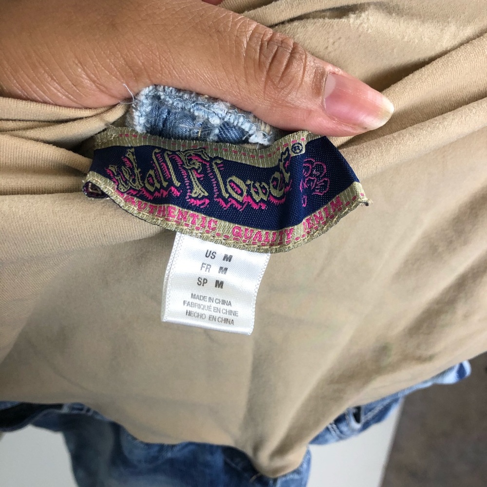 WallFlower Bleached Distressed Maternity Jeans - Picture 5 of 5